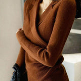 Taillierter Pullover mit Bubikragen – Produktansicht 2