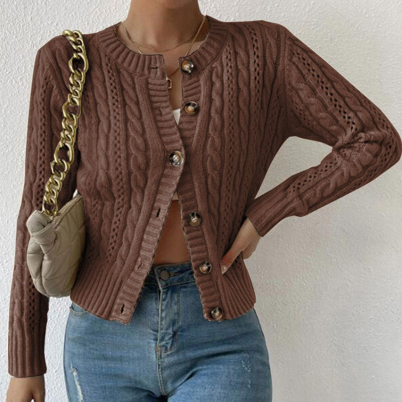 Geknöpfter Cardigan mit klassischem Zopfmuster – Produktansicht 5