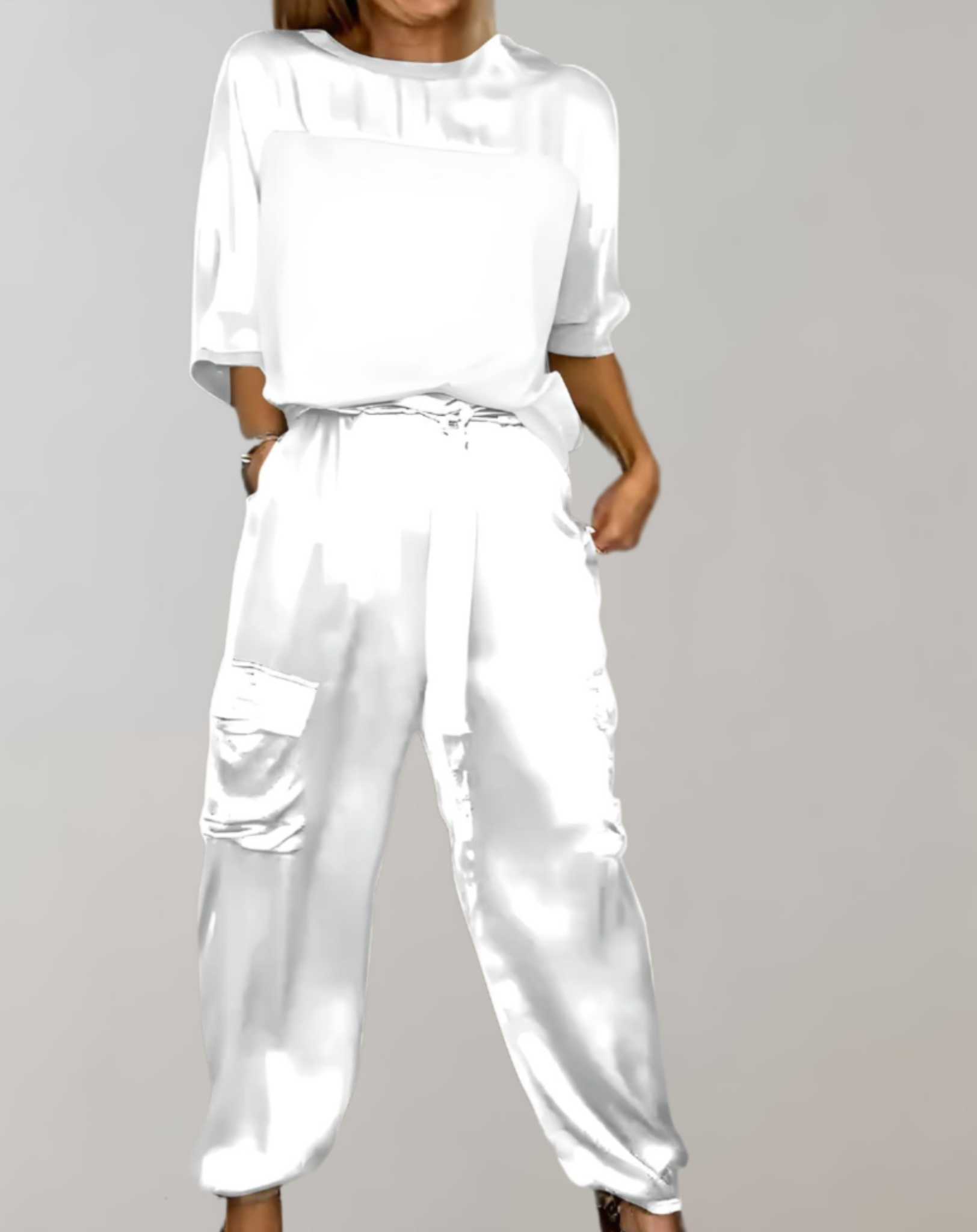 Bequemes zweiteiliges Loungewear-Set mit praktischen Taschen – Produktansicht 9