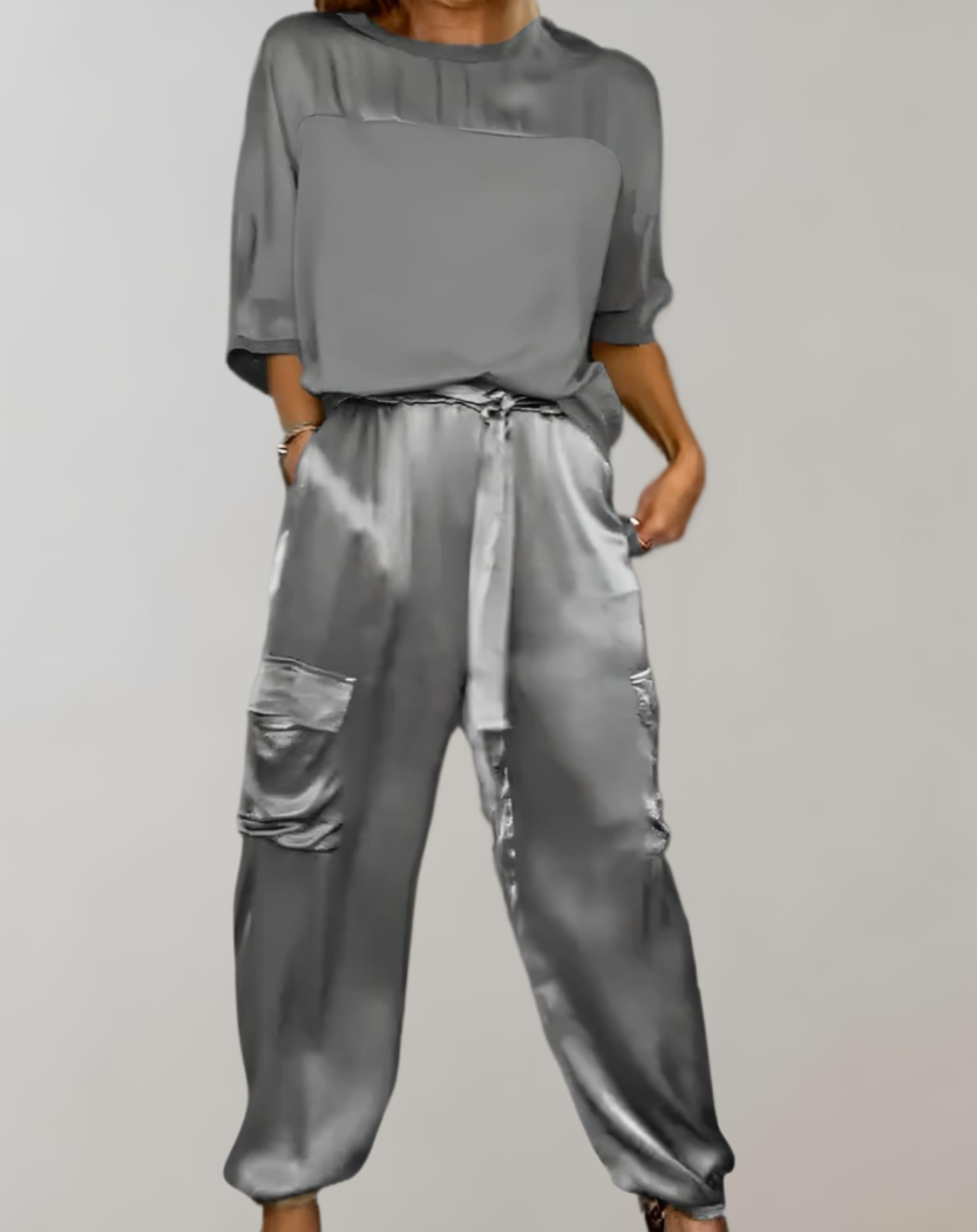 Bequemes zweiteiliges Loungewear-Set mit praktischen Taschen – Produktansicht 13