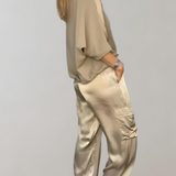 Bequemes zweiteiliges Loungewear-Set mit praktischen Taschen – Produktansicht 2