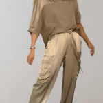 Bequemes zweiteiliges Loungewear-Set mit praktischen Taschen – Produktansicht 3