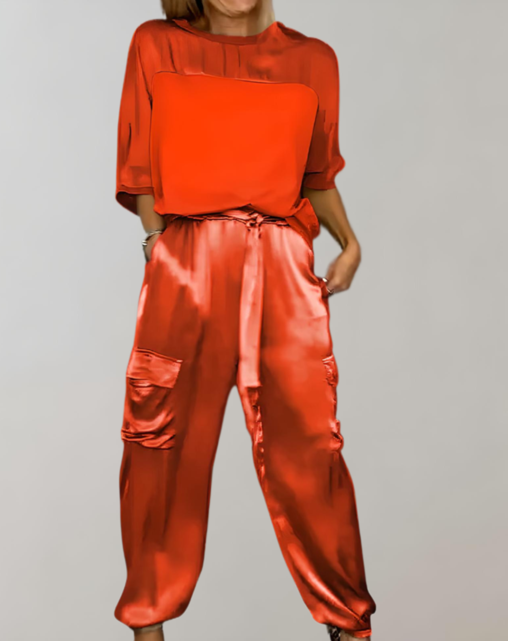 Bequemes zweiteiliges Loungewear-Set mit praktischen Taschen – Produktansicht 11