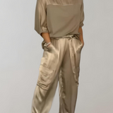 Bequemes zweiteiliges Loungewear-Set mit praktischen Taschen – Produktansicht 1