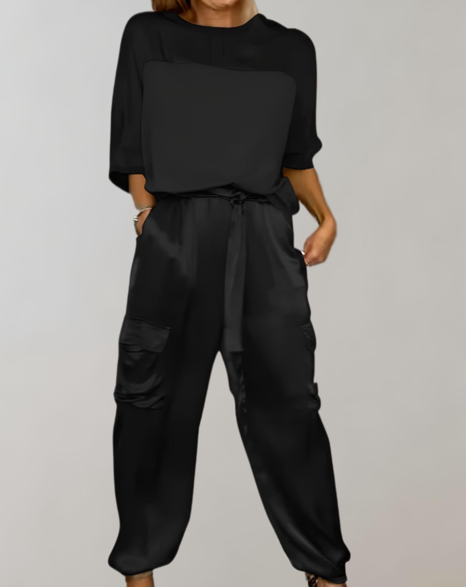 Bequemes zweiteiliges Loungewear-Set mit praktischen Taschen – Produktansicht 8