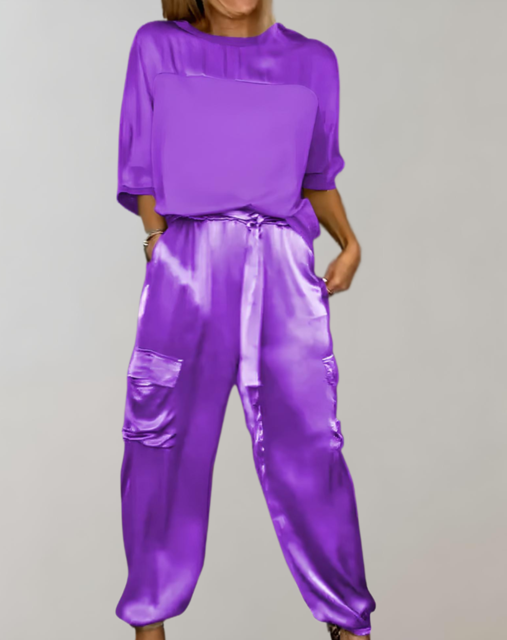 Bequemes zweiteiliges Loungewear-Set mit praktischen Taschen – Produktansicht 6
