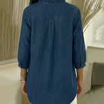 Denimbluse mit V-Ausschnitt und Volants – Produktansicht 9