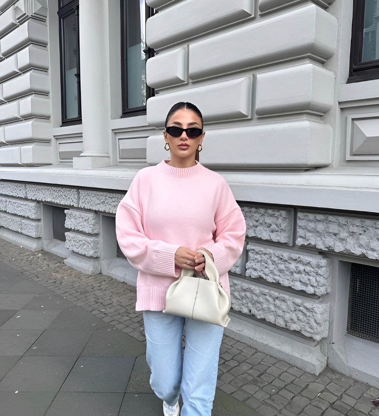 Trendiger Oversize-Pullover mit Rundhalsausschnitt – Produktansicht 2