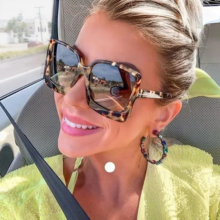 Stilvolle Sonnenbrille für jeden Anlass mit UV400-Schutz – Produktansicht 2