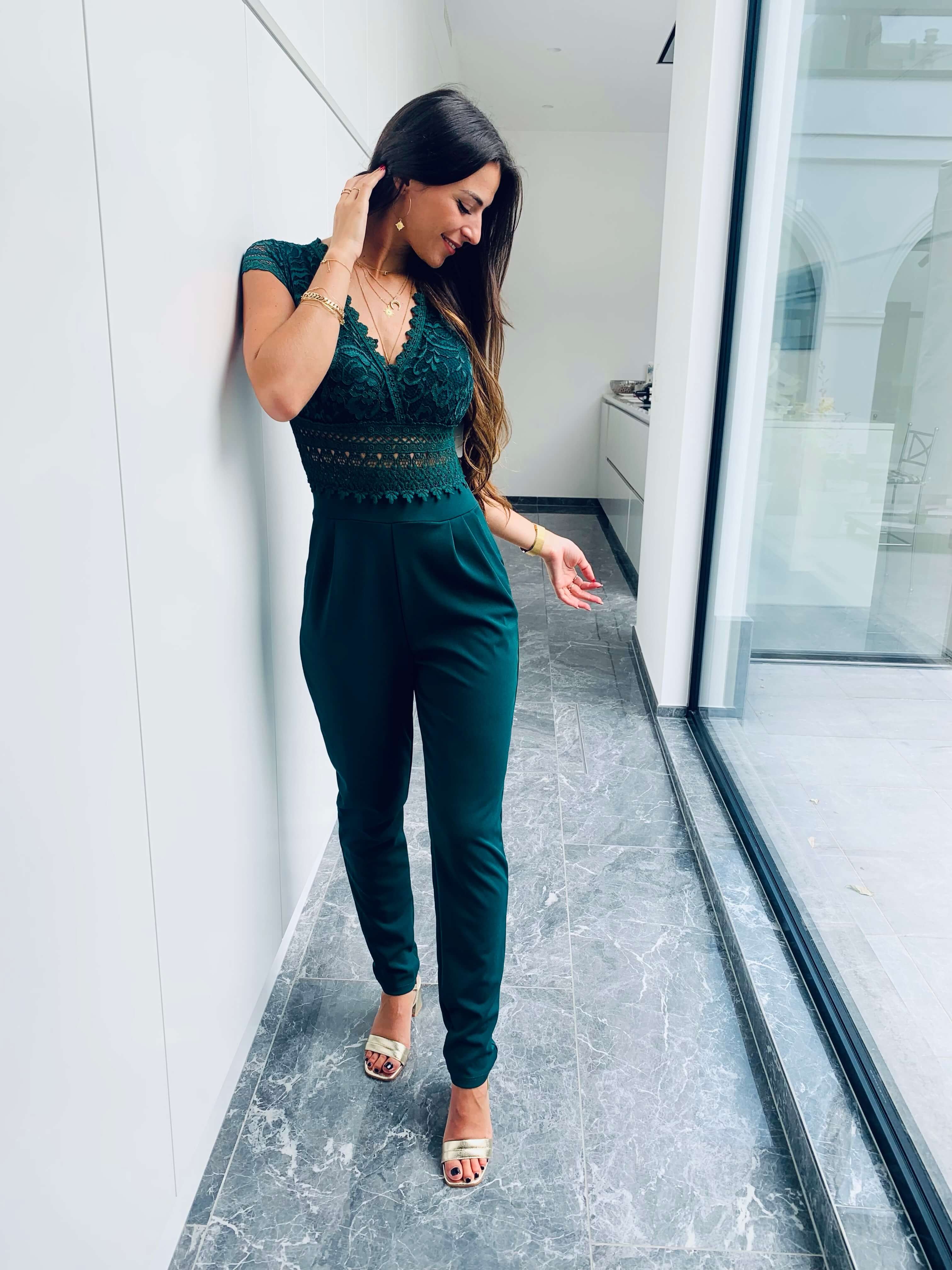 Cecile | Eleganter Spitzen-Jumpsuit mit kurzen Ärmeln