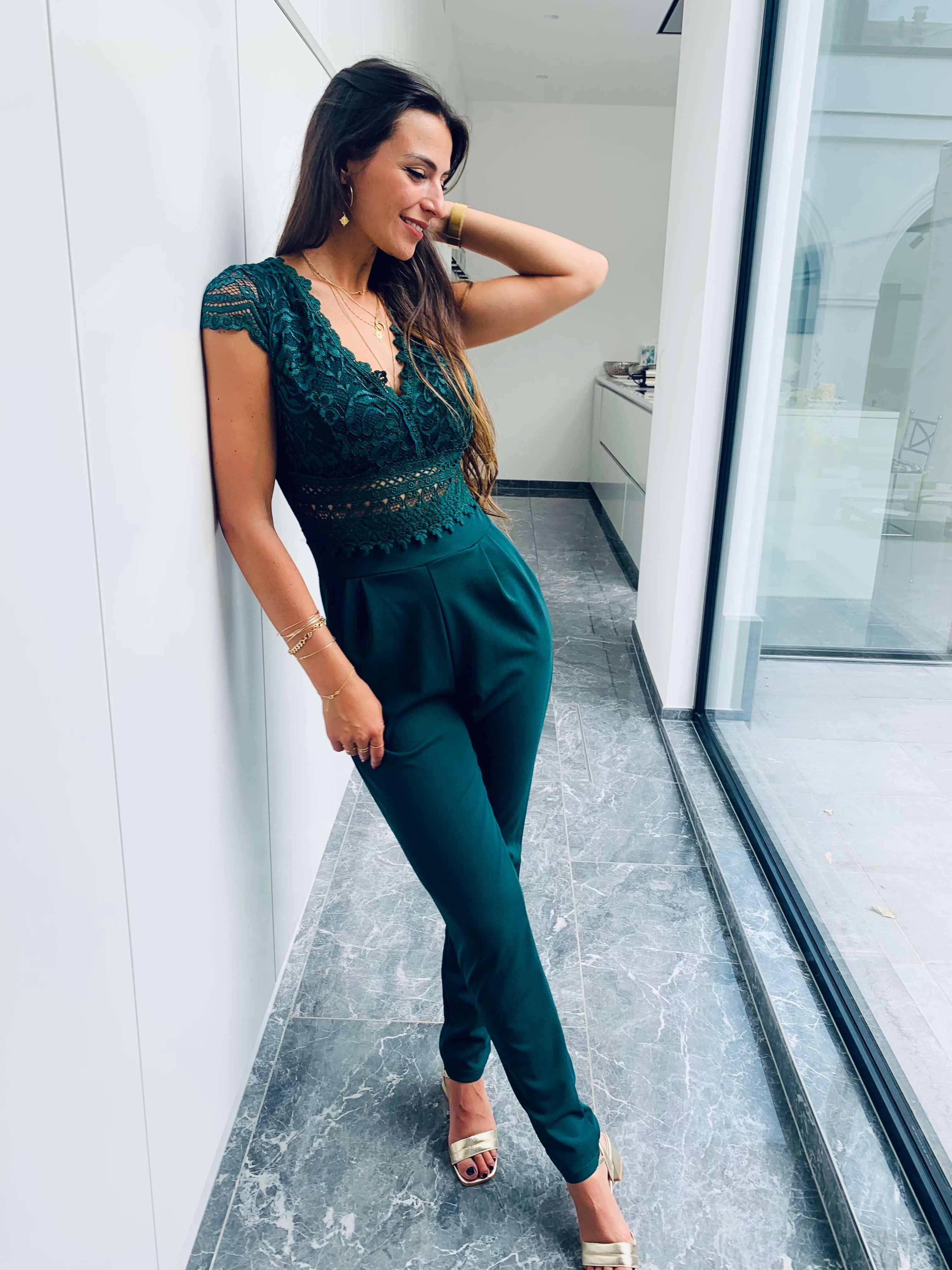 Cecile | Eleganter Spitzen-Jumpsuit mit kurzen Ärmeln