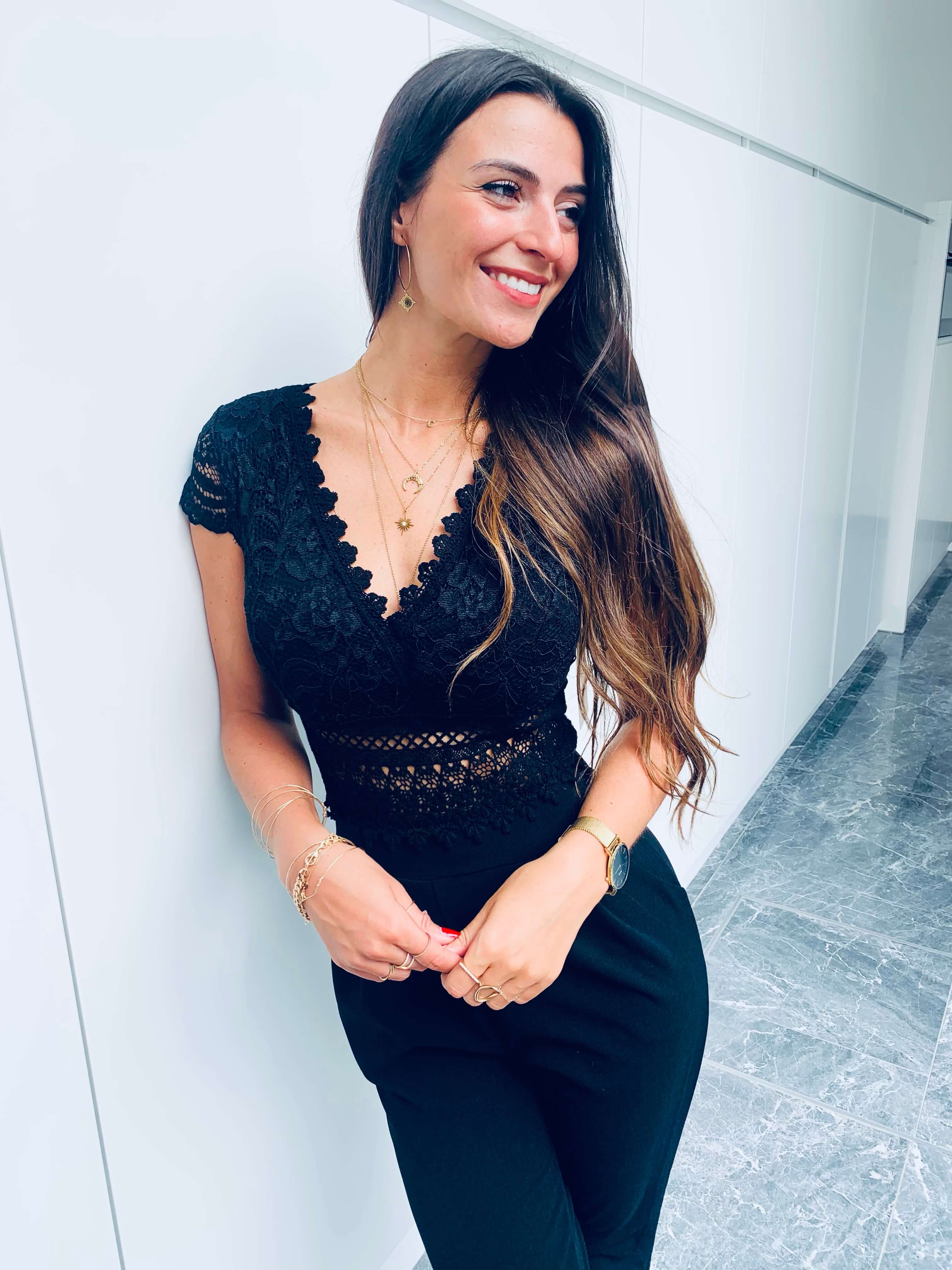Cecile | Eleganter Spitzen-Jumpsuit mit kurzen Ärmeln