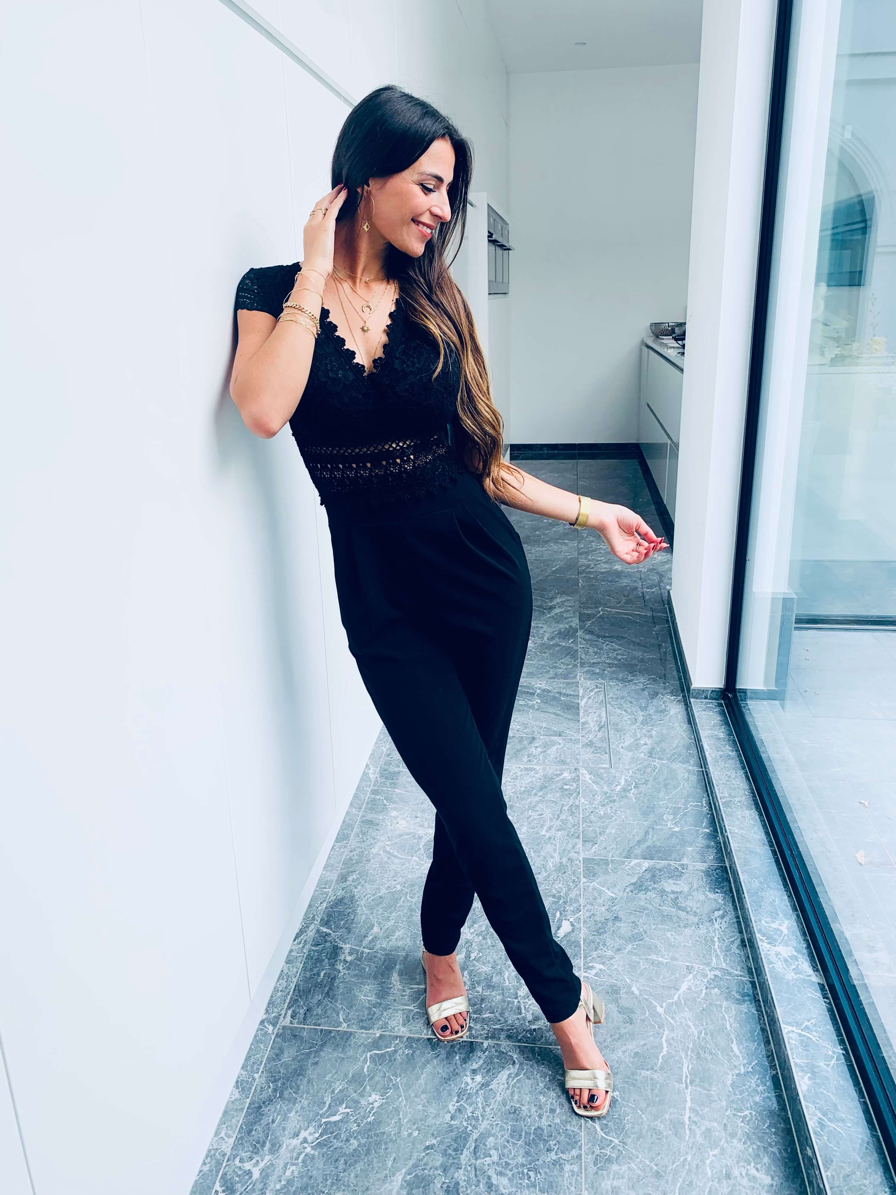 Cecile | Eleganter Spitzen-Jumpsuit mit kurzen Ärmeln