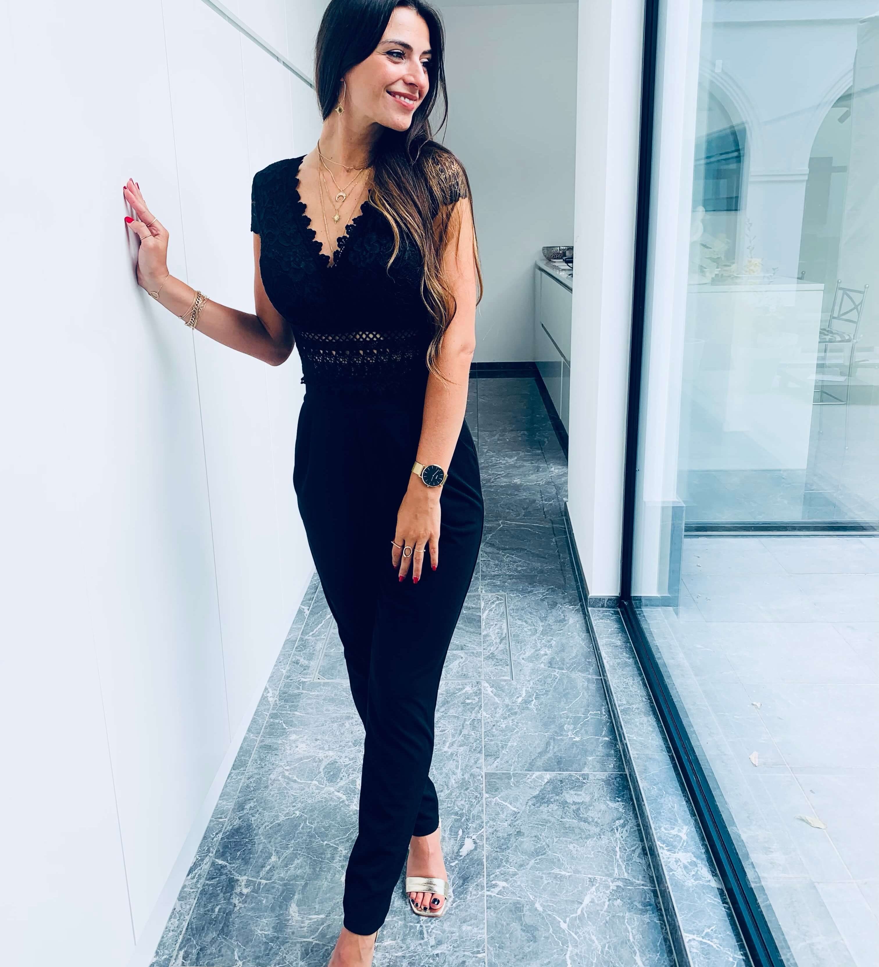 Cecile | Eleganter Spitzen-Jumpsuit mit kurzen Ärmeln