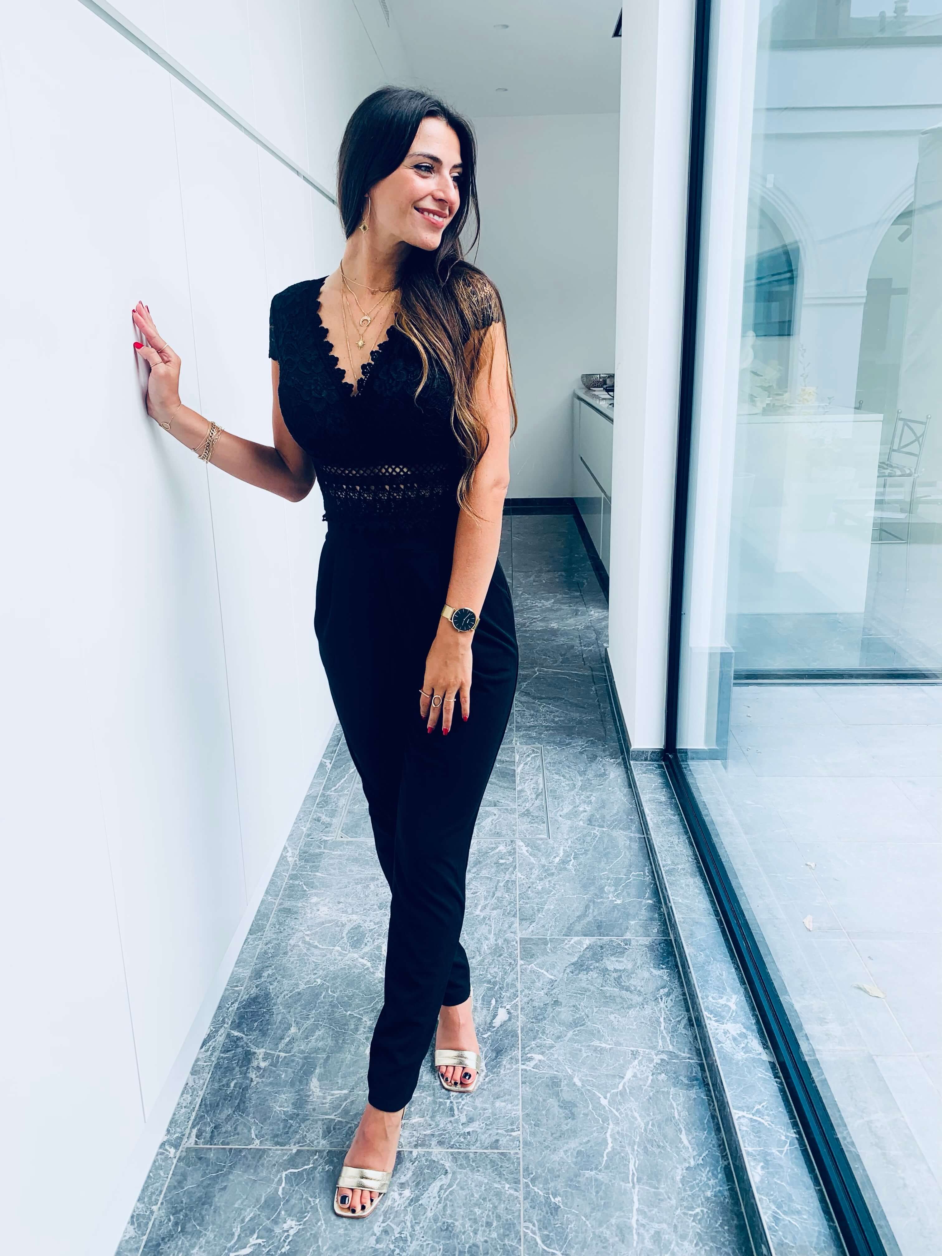 Cecile | Eleganter Spitzen-Jumpsuit mit kurzen Ärmeln