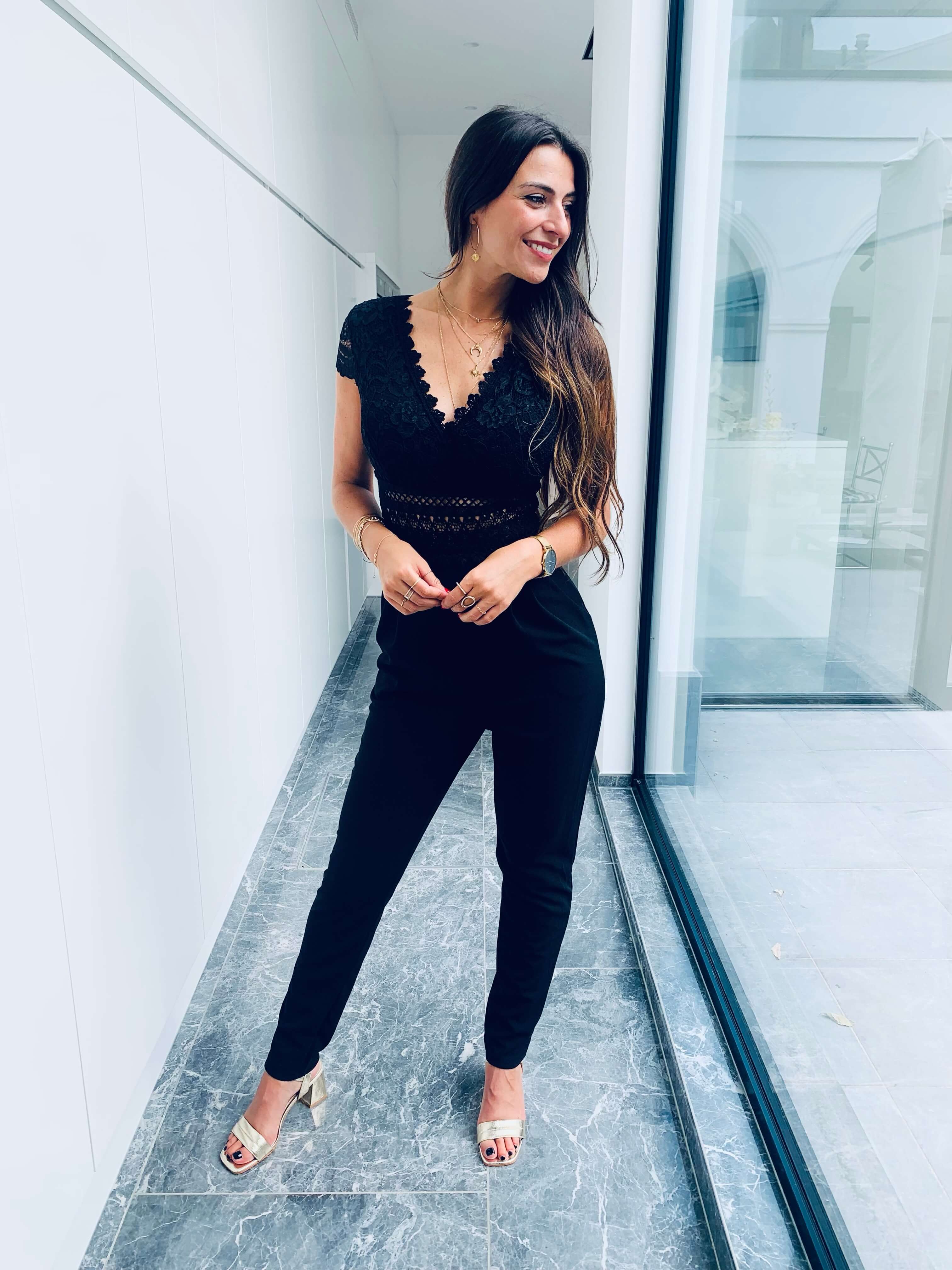 Cecile | Eleganter Spitzen-Jumpsuit mit kurzen Ärmeln