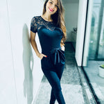 Eleganter Spitzen-Jumpsuit mit Bindegürtel – Produktansicht 9