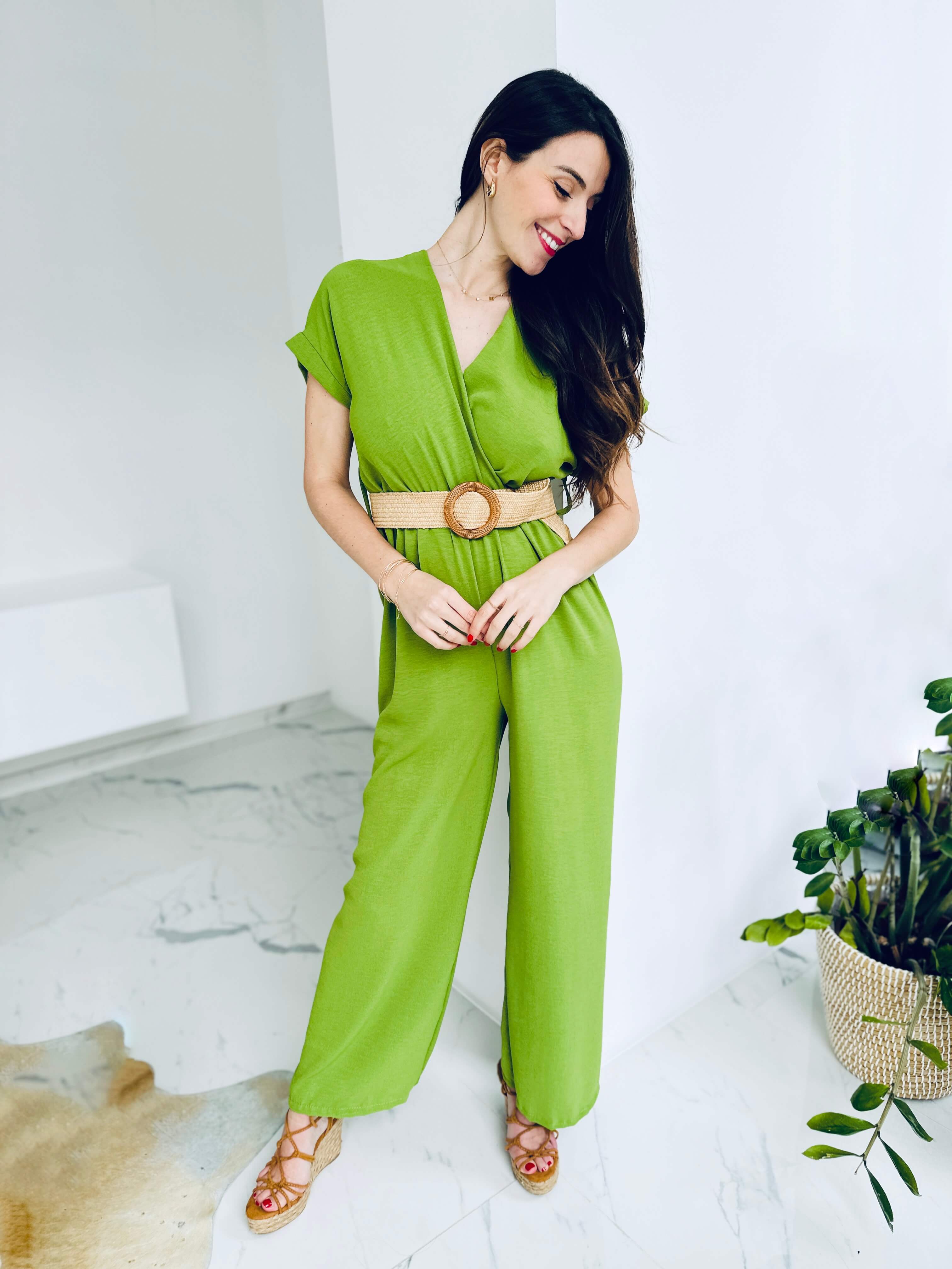 Romane | Fließender Jumpsuit mit Wickelausschnitt und Gürtel