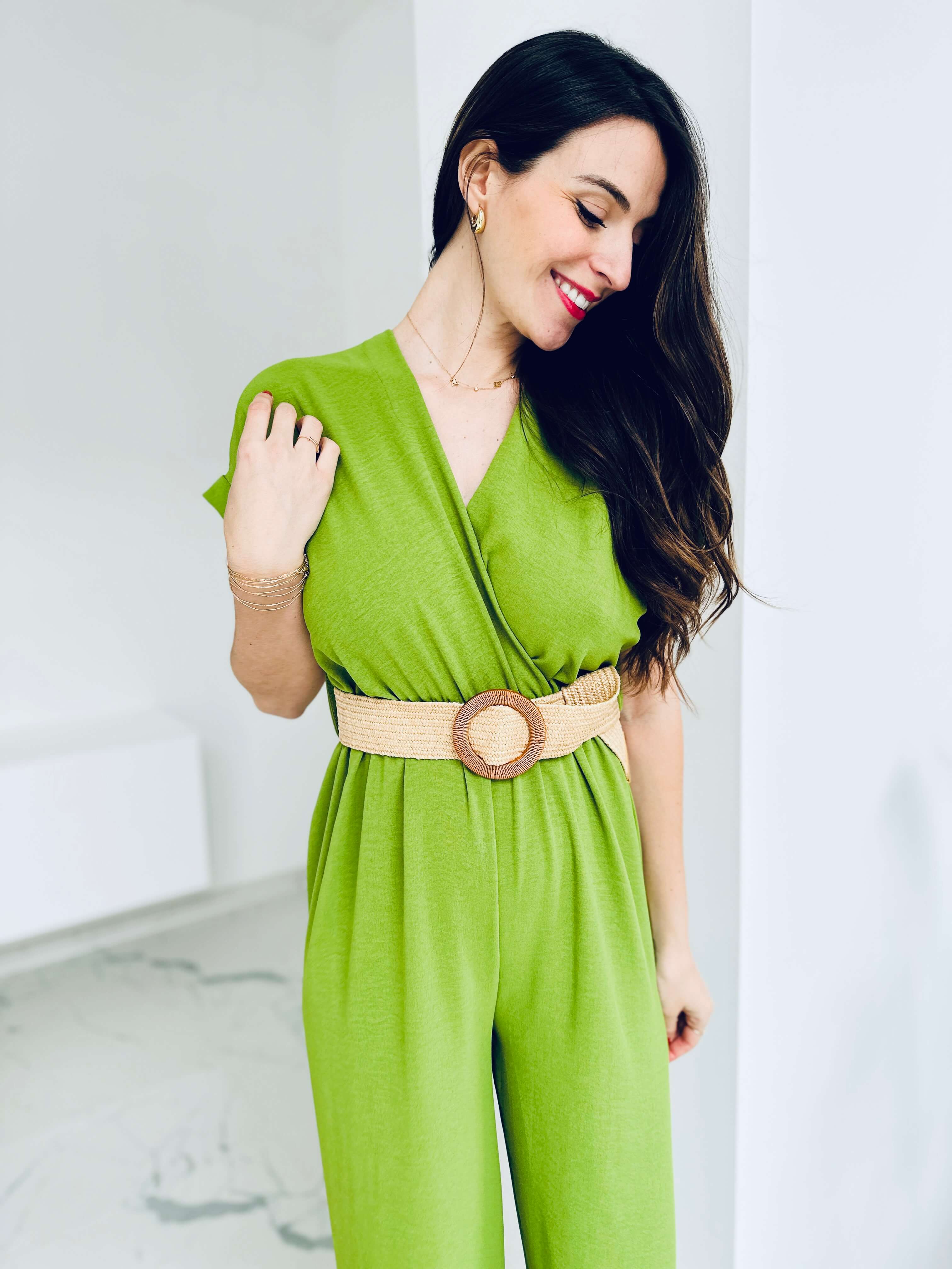Romane | Fließender Jumpsuit mit Wickelausschnitt und Gürtel