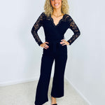 Nellie | Femininer Spitzen-Jumpsuit mit langen Ärmeln