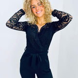 Nellie | Femininer Spitzen-Jumpsuit mit langen Ärmeln