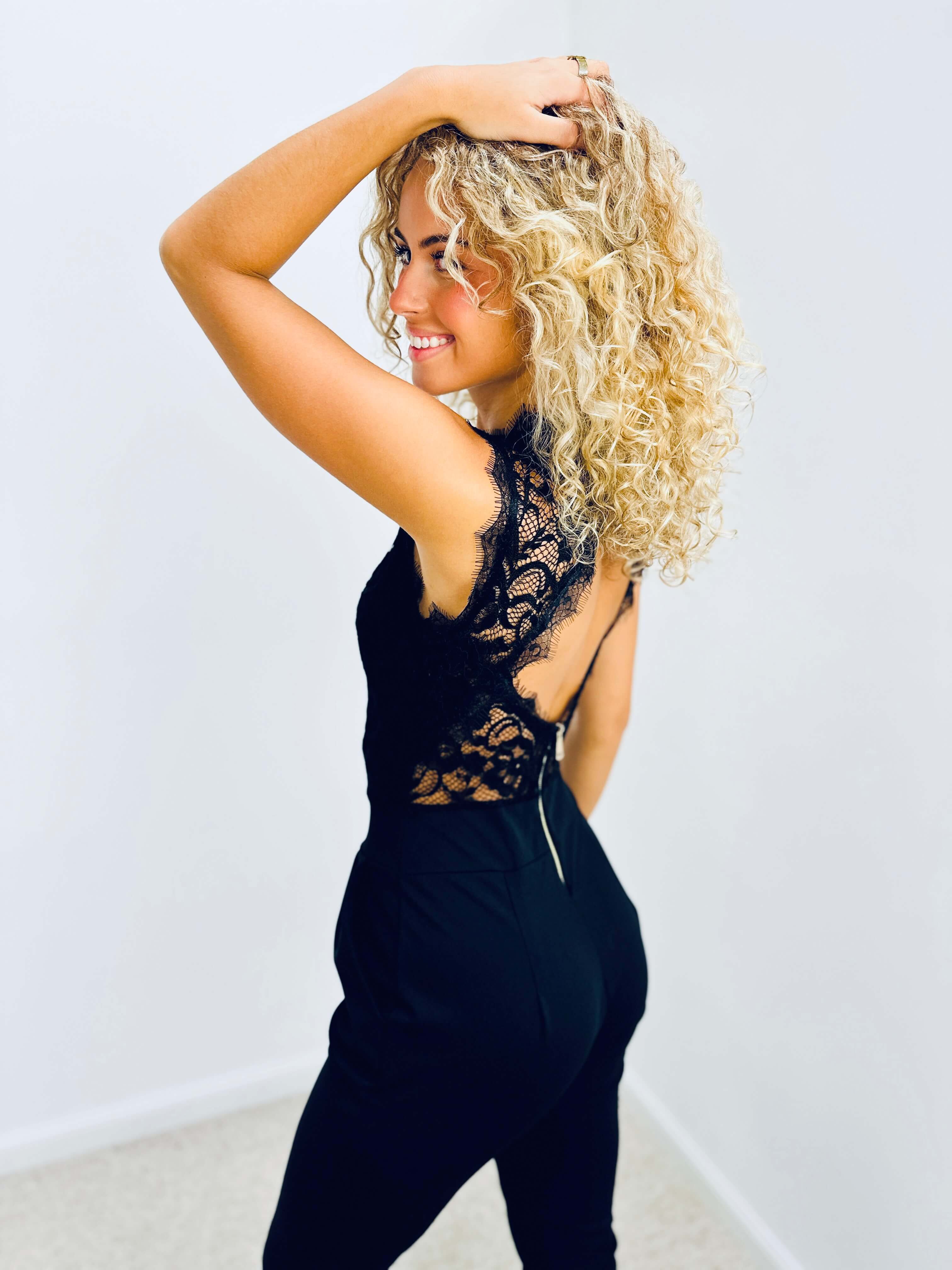 Georgia | Ärmelloser Jumpsuit mit Spitzenrücken