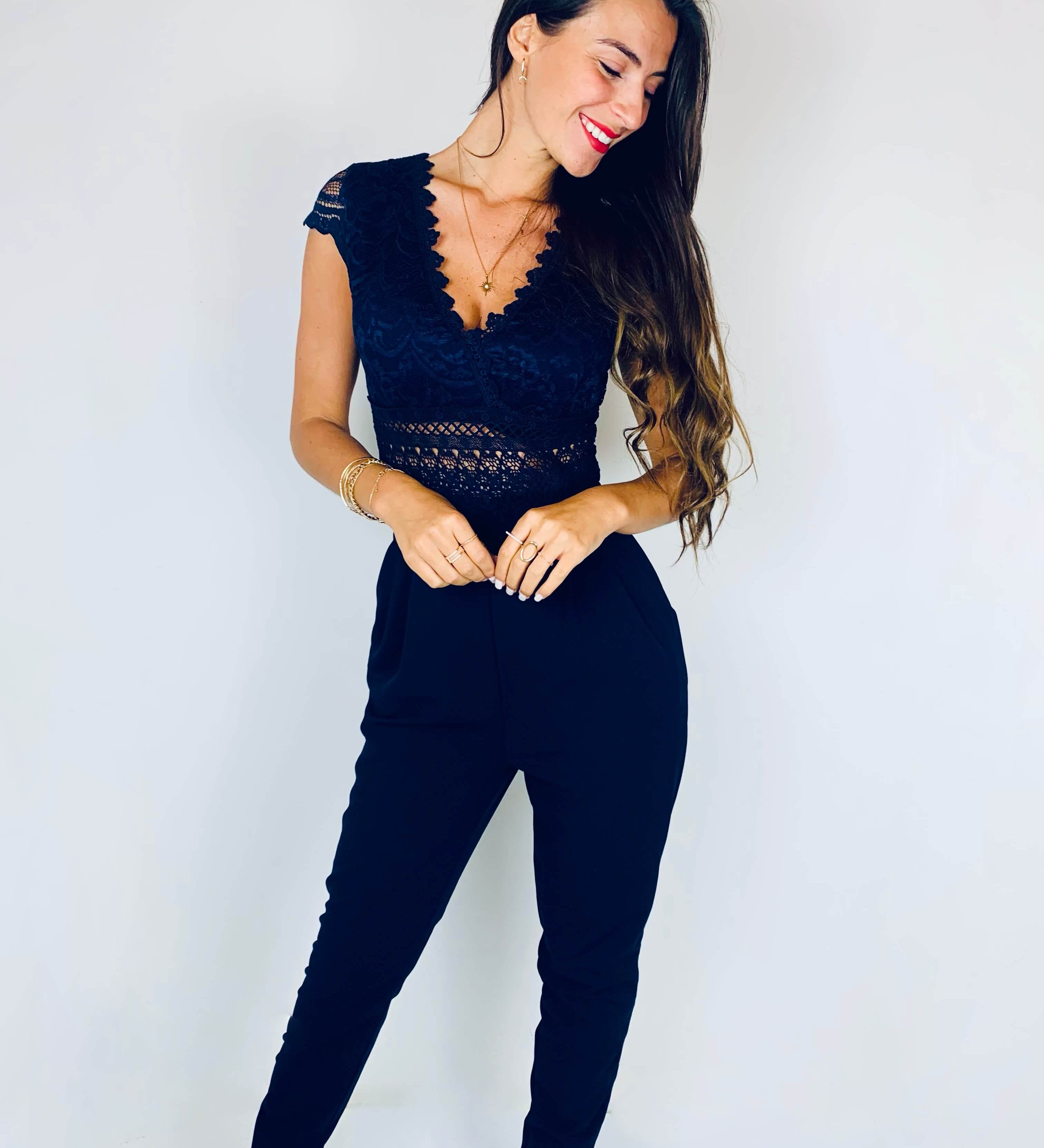 Cecile | Eleganter Spitzen-Jumpsuit mit kurzen Ärmeln