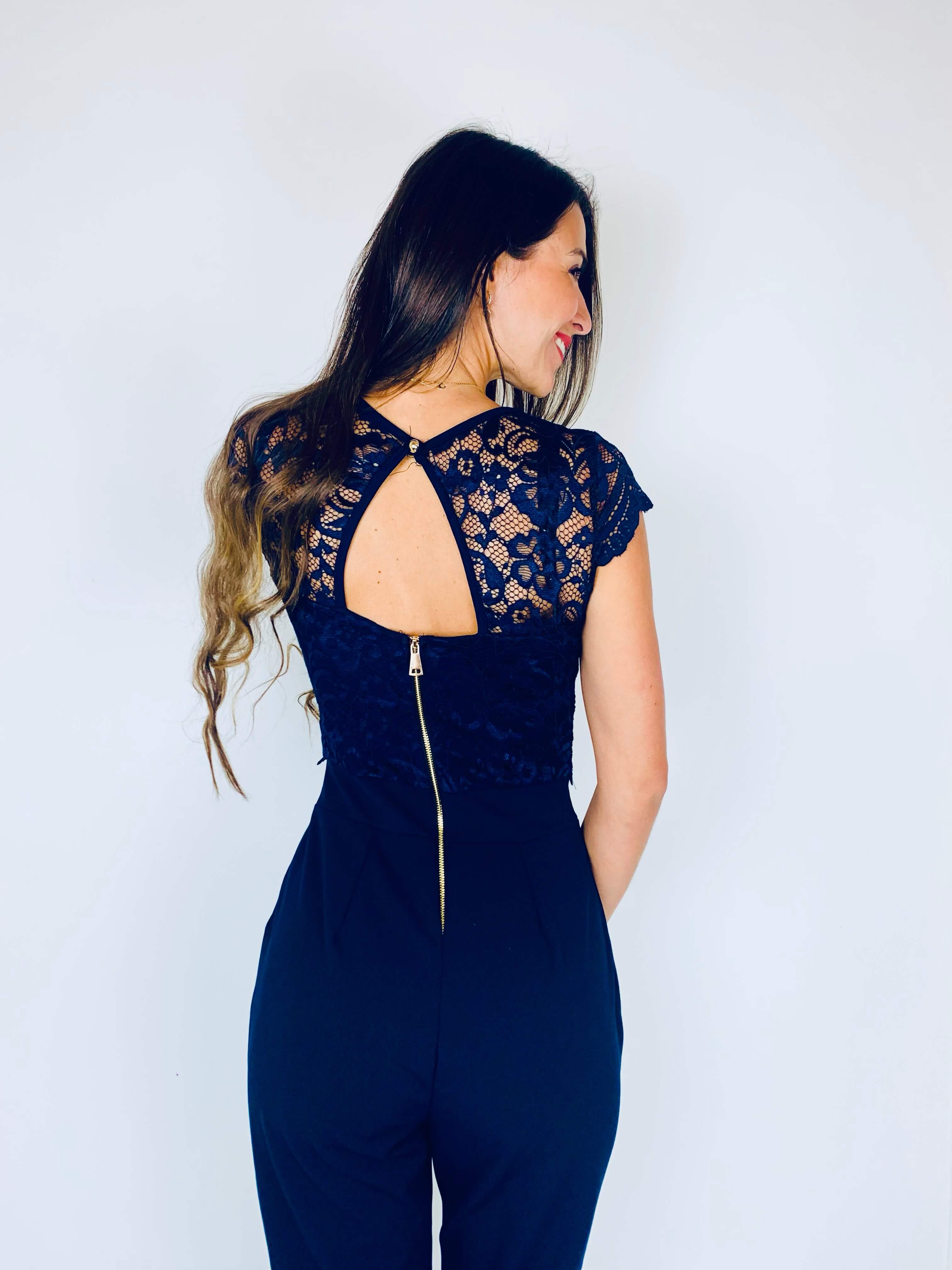 Cecile | Eleganter Spitzen-Jumpsuit mit kurzen Ärmeln