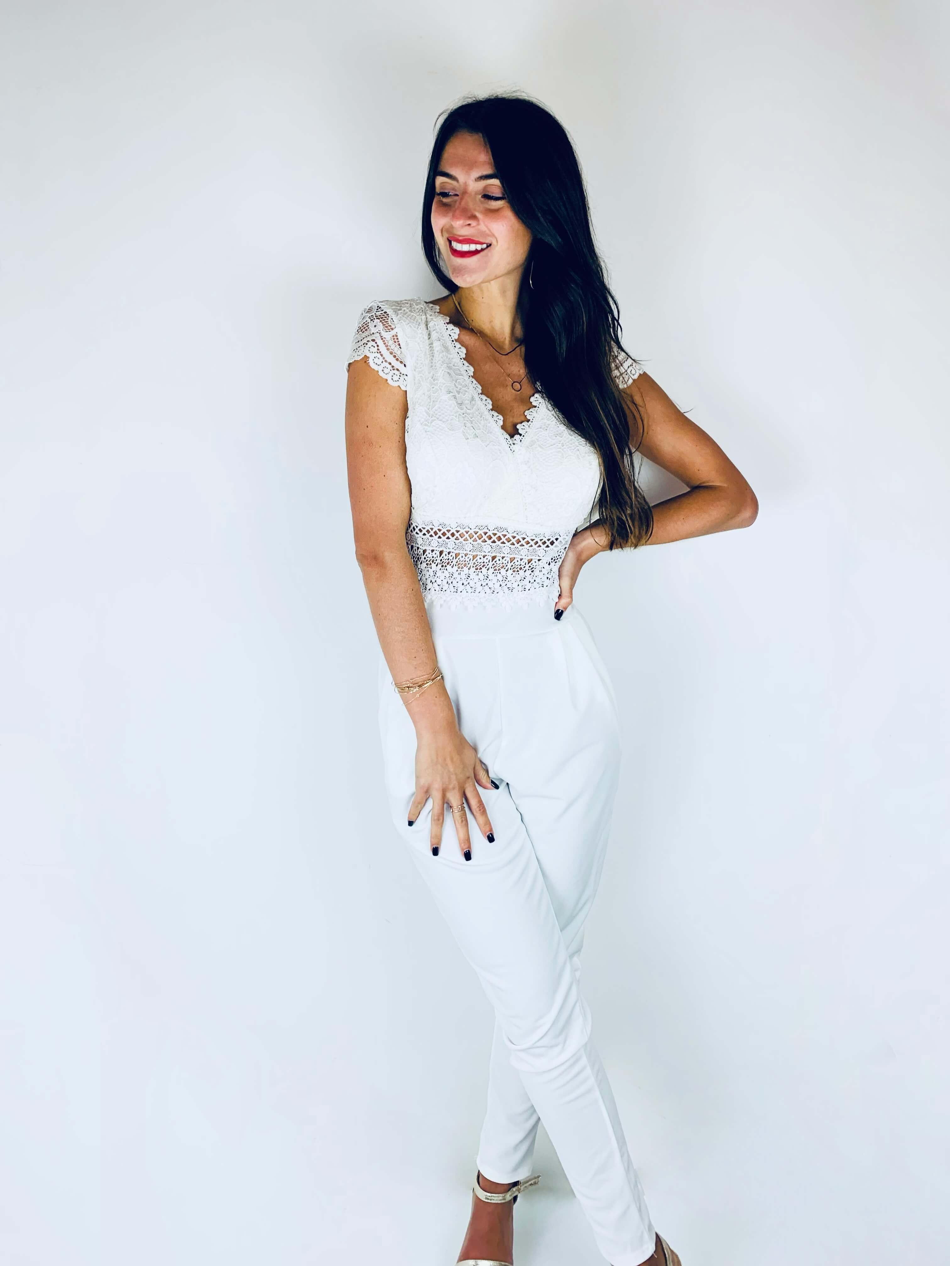 Cecile | Eleganter Spitzen-Jumpsuit mit kurzen Ärmeln
