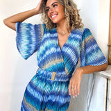 Bedruckter Jumpsuit mit Wickelausschnitt in Samtoptik – Produktansicht 2