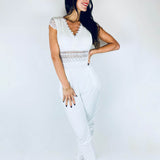 Cecile | Eleganter Spitzen-Jumpsuit mit kurzen Ärmeln