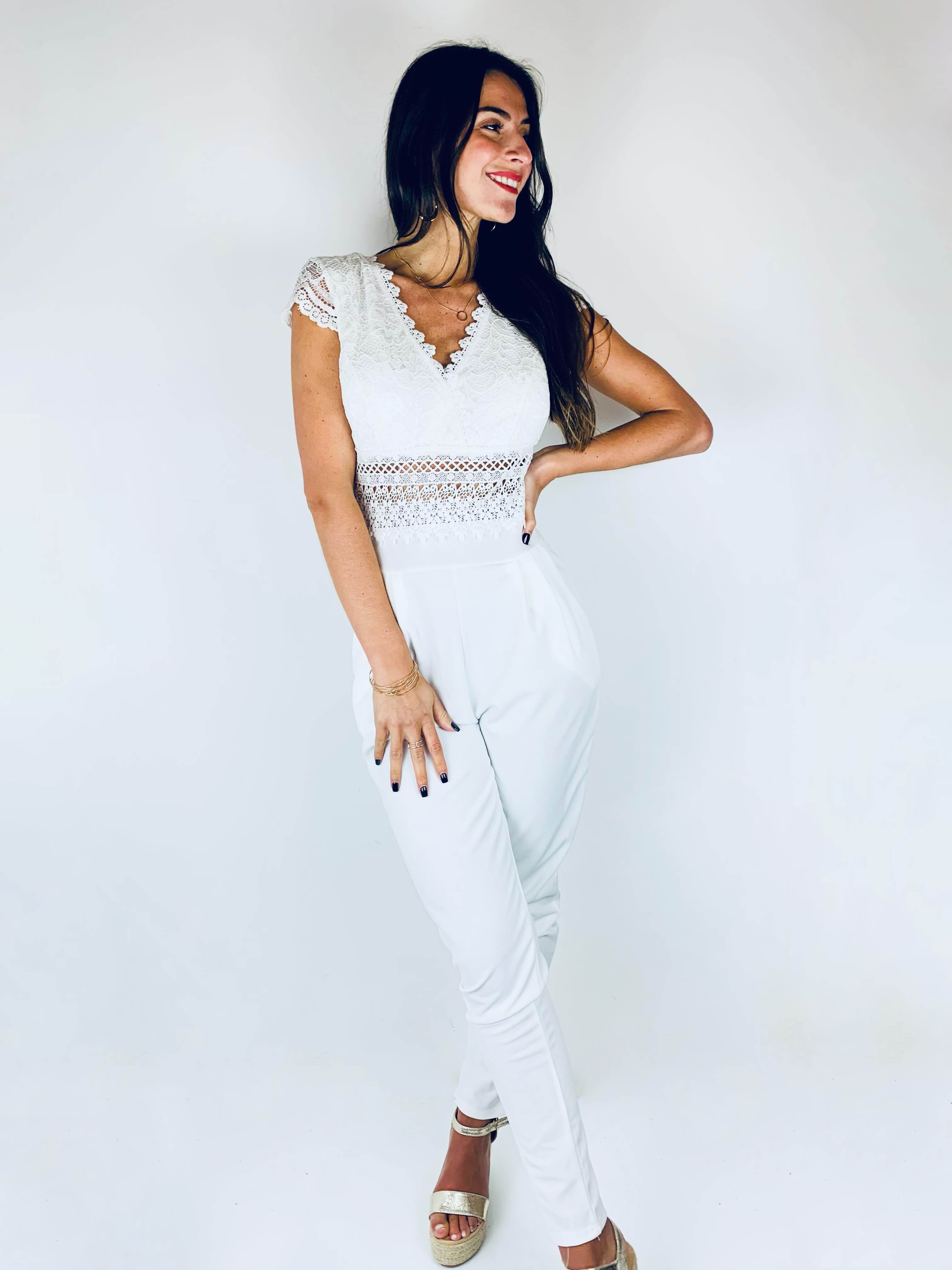 Cecile | Eleganter Spitzen-Jumpsuit mit kurzen Ärmeln