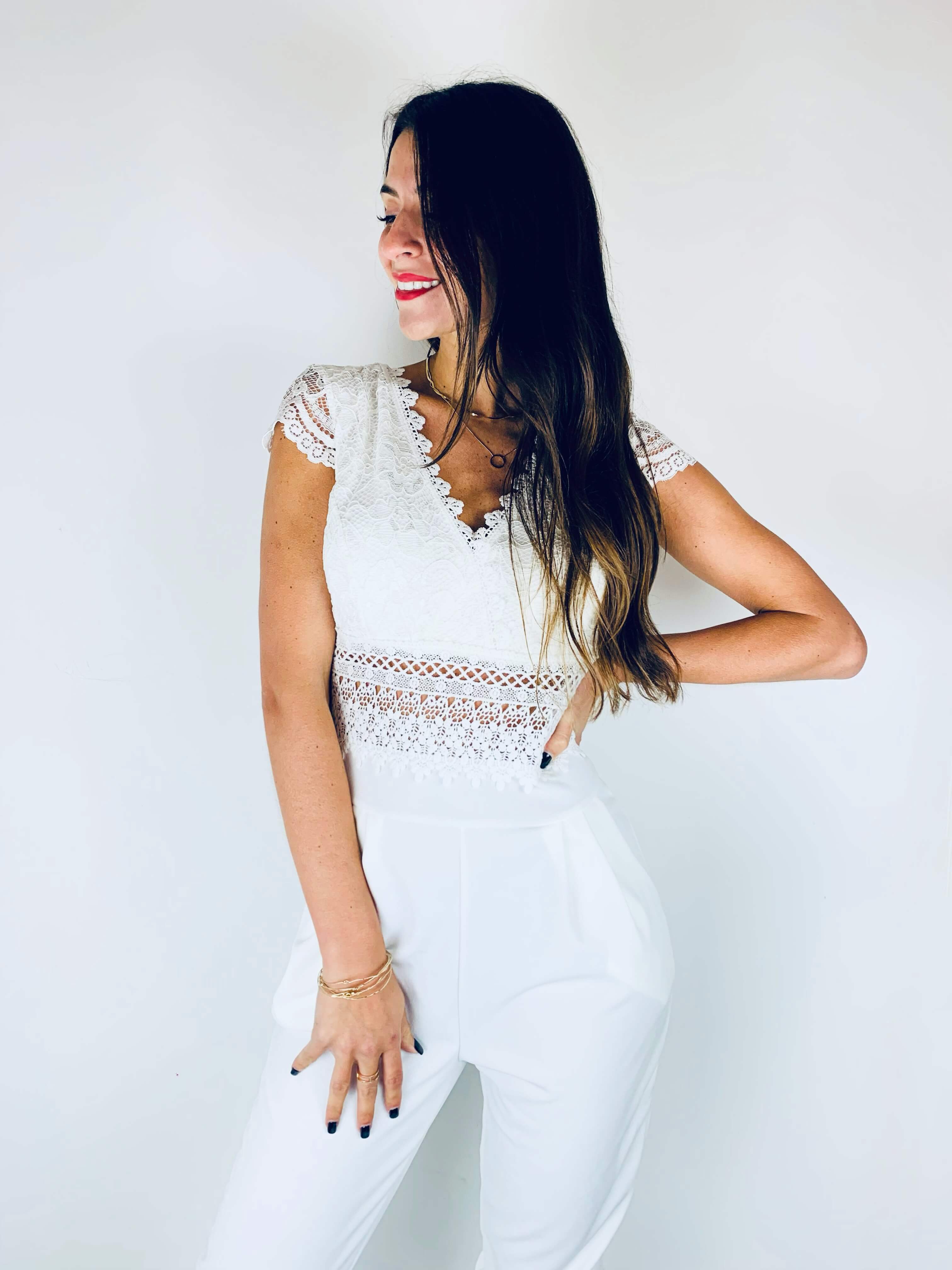 Cecile | Eleganter Spitzen-Jumpsuit mit kurzen Ärmeln