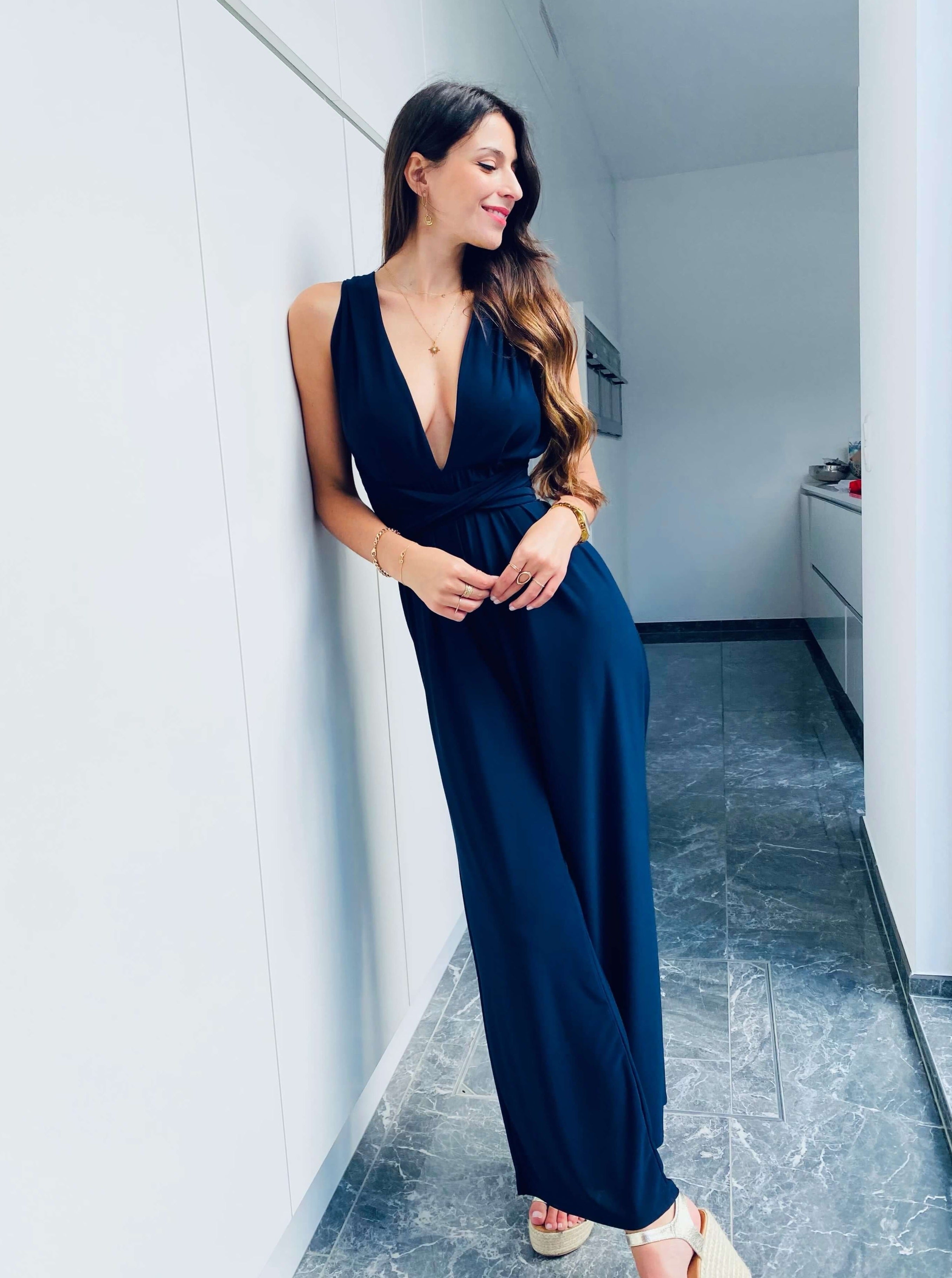 Vielseitiger Jumpsuit mit tiefem V-Ausschnitt – Produktansicht 2