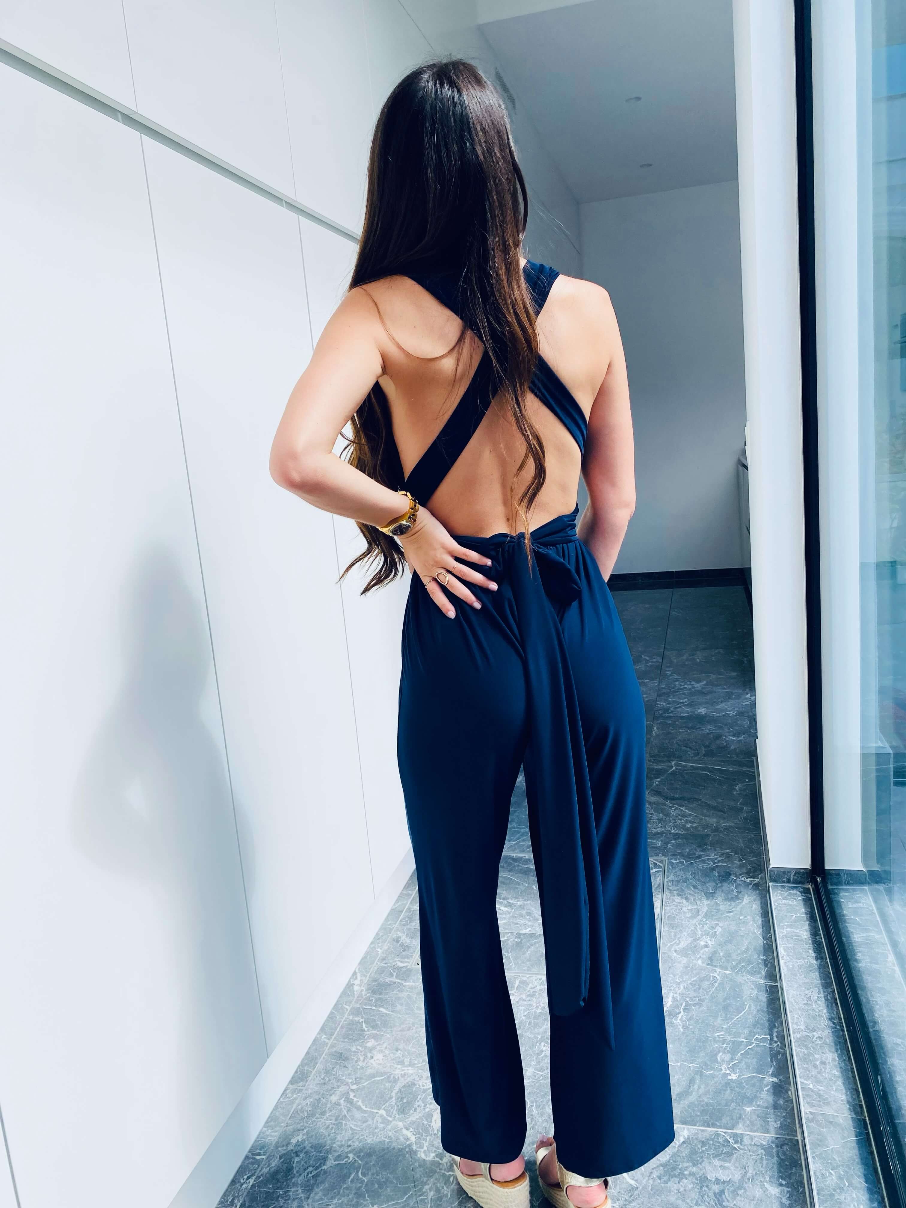 Vielseitiger Jumpsuit mit tiefem V-Ausschnitt – Produktansicht 4