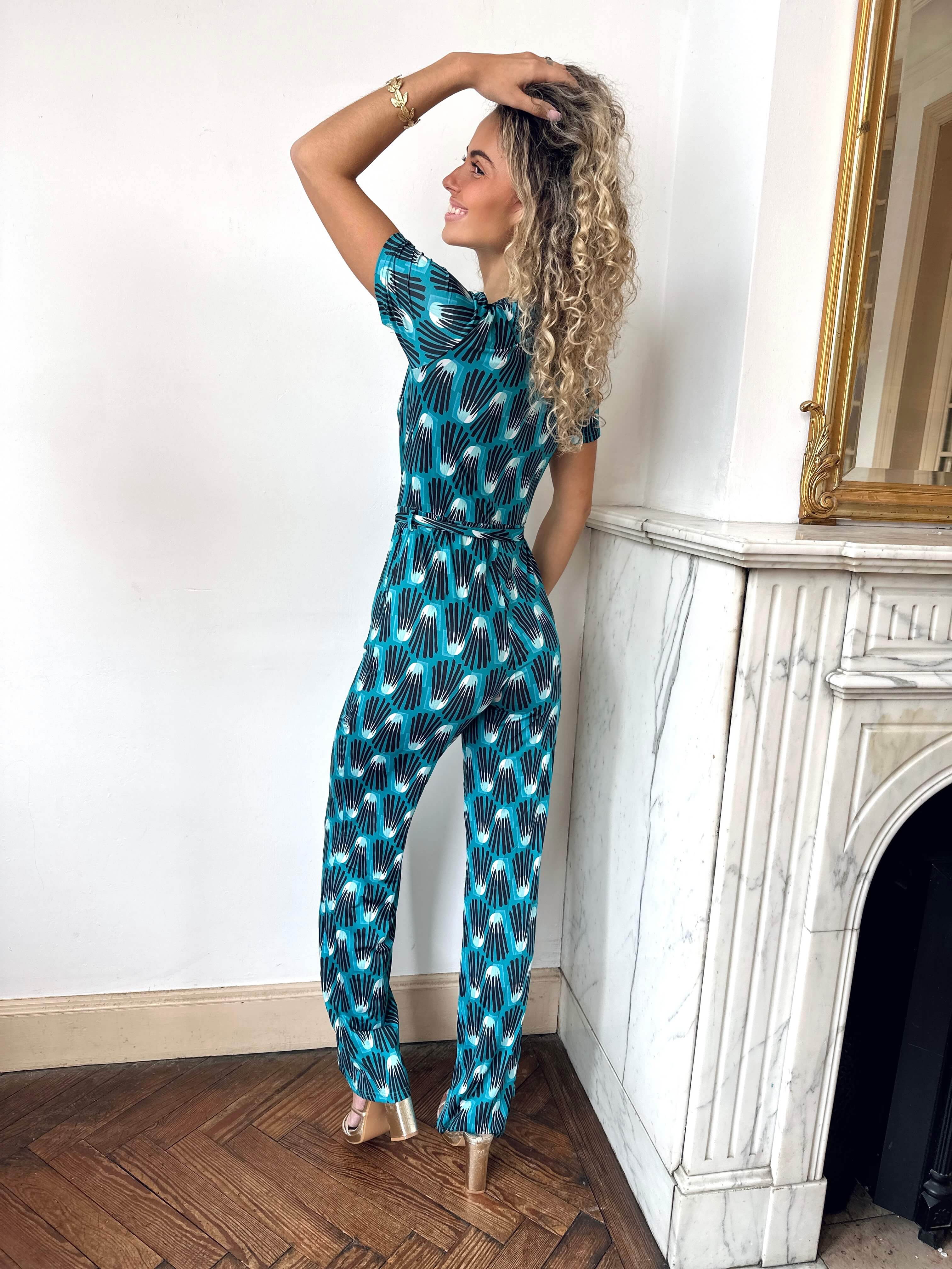 Bedruckter Jumpsuit mit Wickelausschnitt – Produktansicht 3