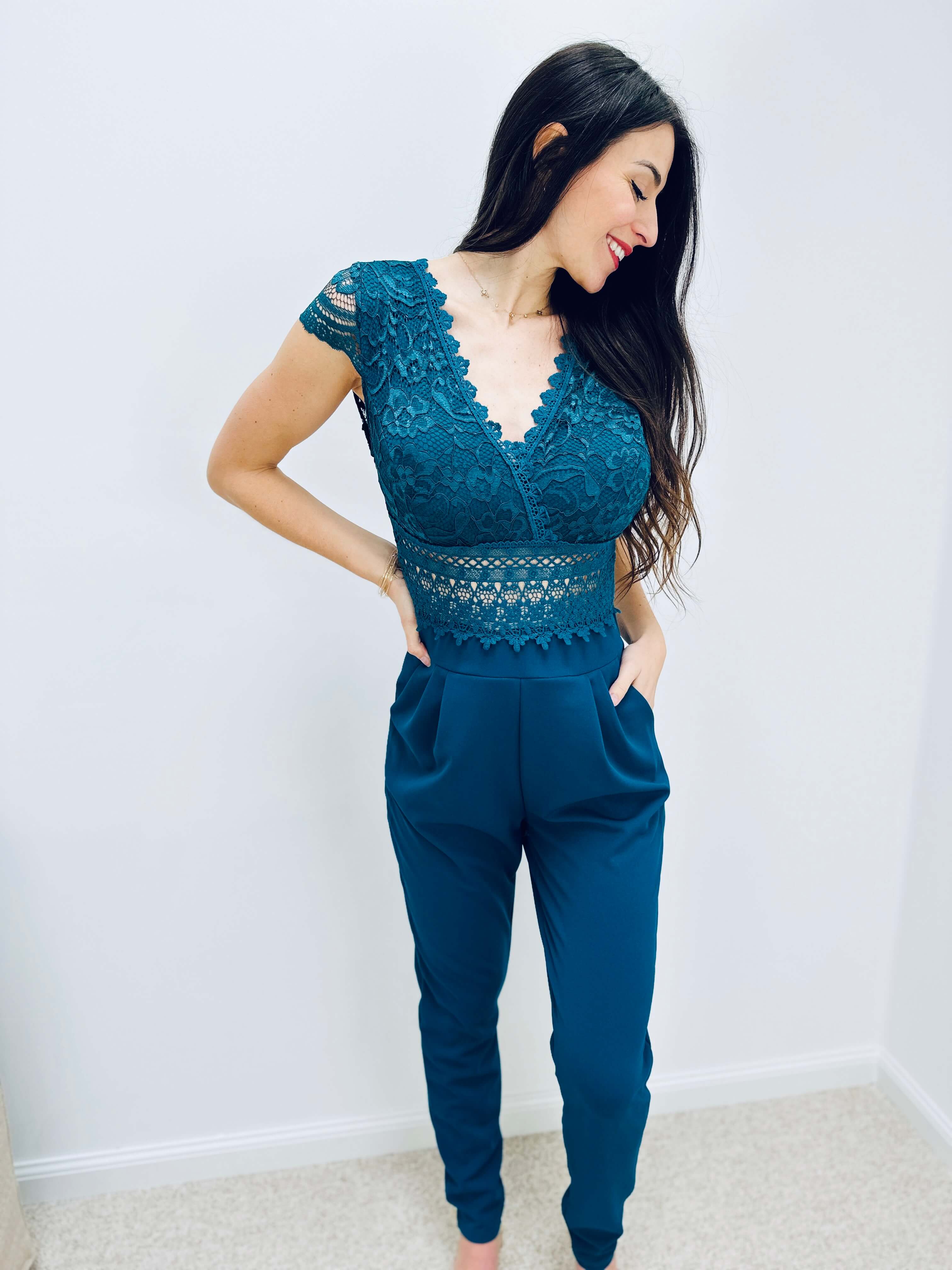 Cecile | Eleganter Spitzen-Jumpsuit mit kurzen Ärmeln