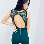 Ärmelloser Jumpsuit mit Spitzeneinsätzen – Produktansicht 2