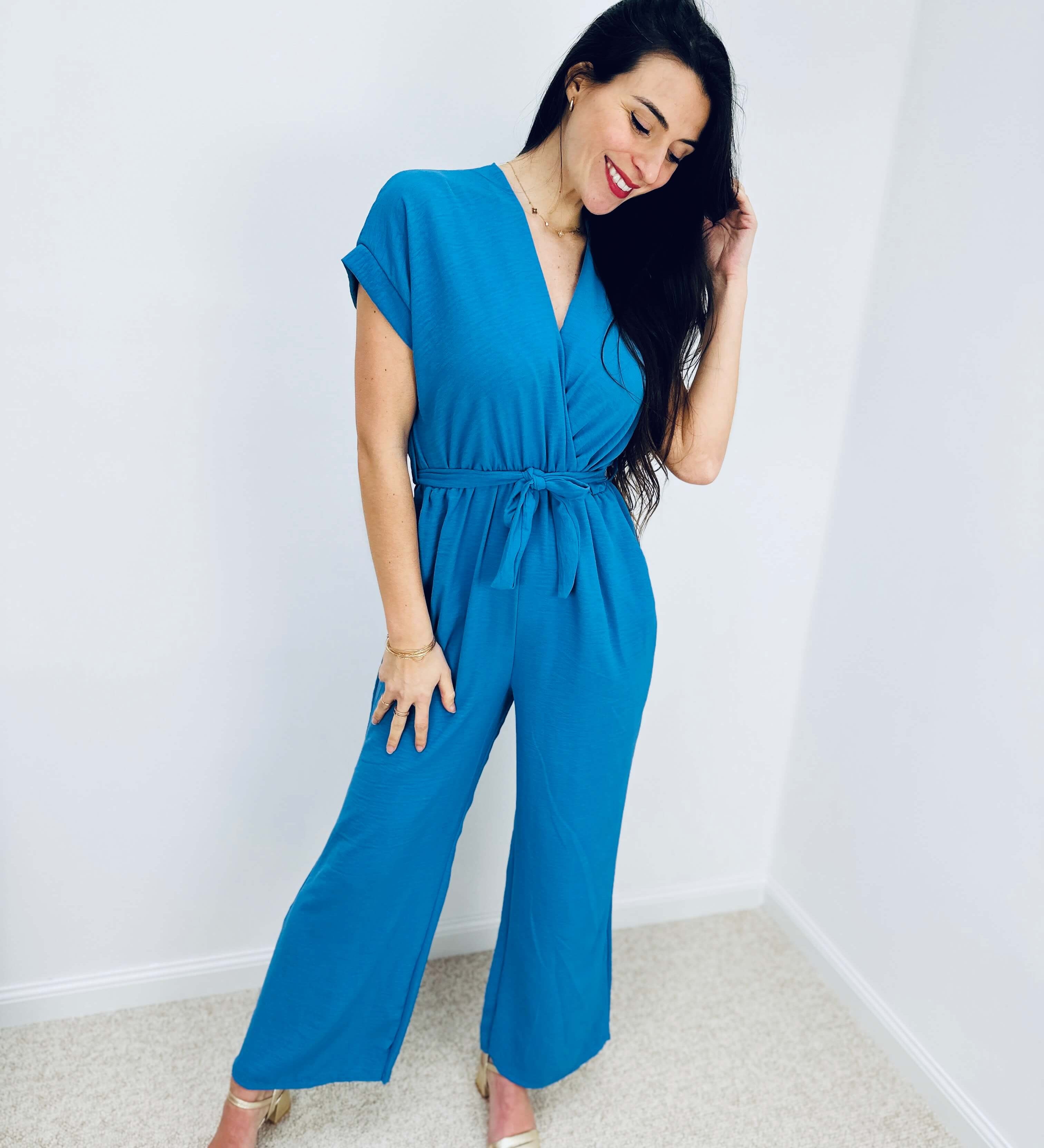 Milena | Fließender Jumpsuit mit Wickelausschnitt