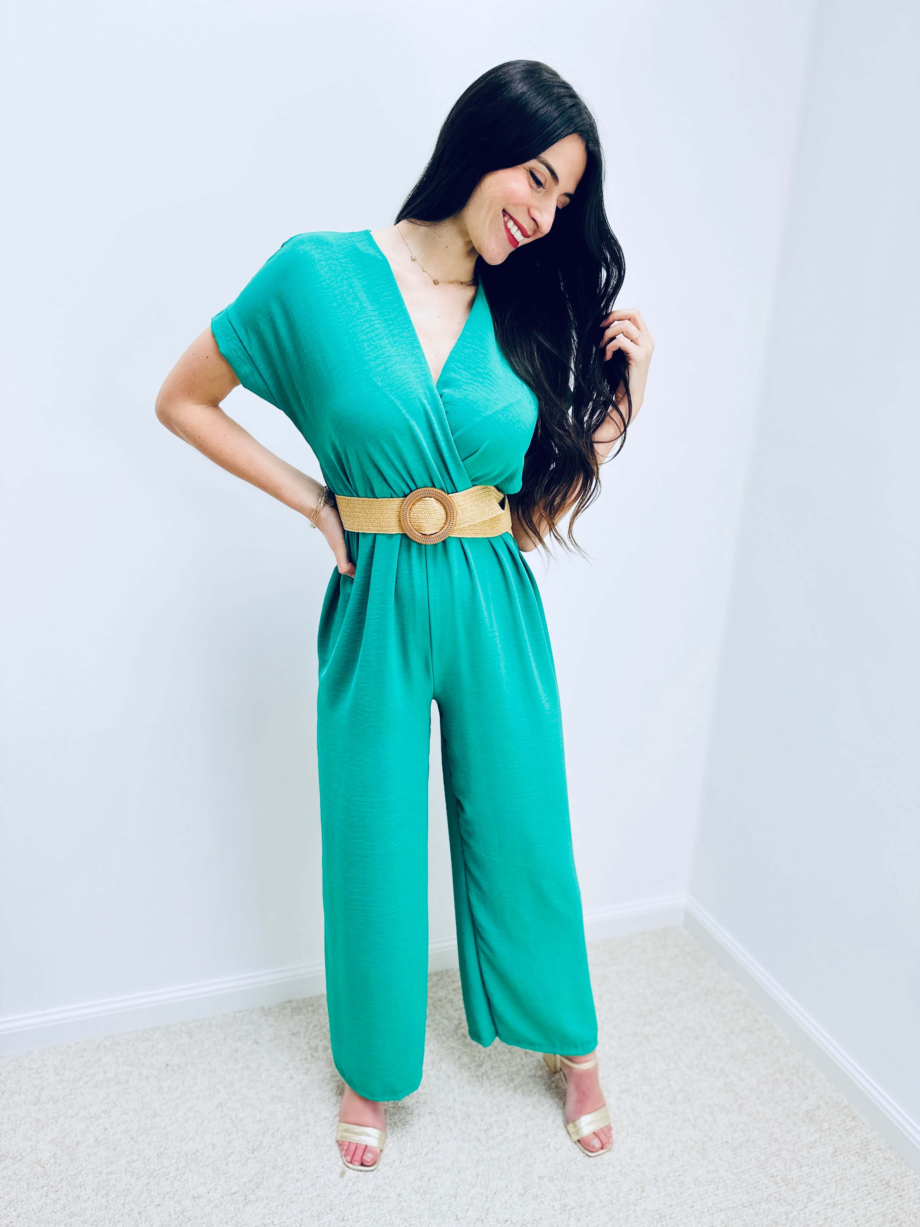 Romane | Fließender Jumpsuit mit Wickelausschnitt und Gürtel