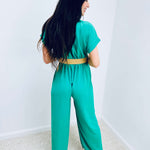 Romane | Fließender Jumpsuit mit Wickelausschnitt und Gürtel