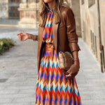 Bequemes Kleid mit buntem geometrischem Muster – Produktansicht 2