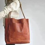 Klassische Handtasche aus Leder – Produktansicht 2