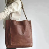 Klassische Handtasche aus Leder – Produktansicht 4