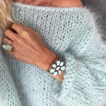 Flauschiger Oversize-Pullover mit langen Ärmeln – Produktansicht 4
