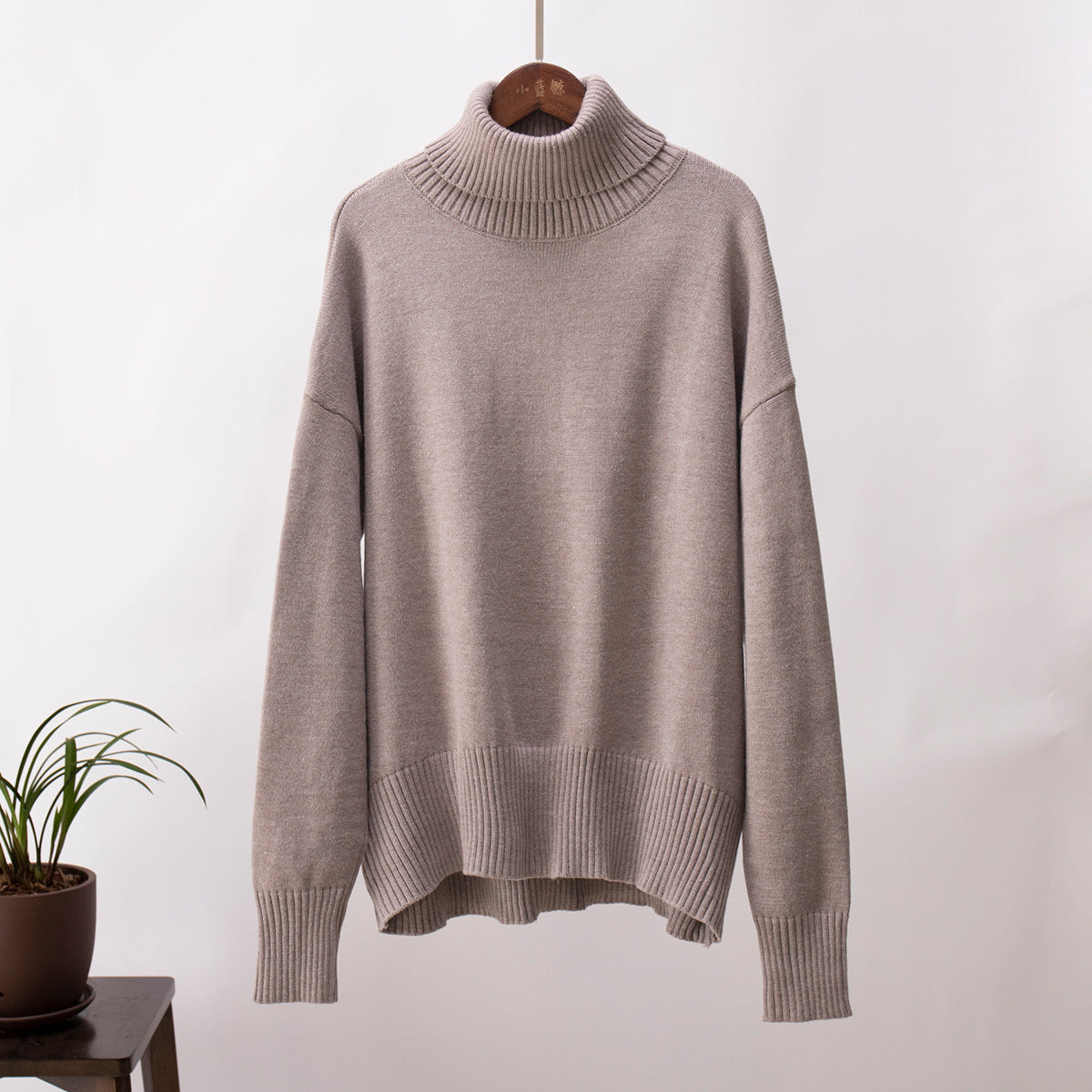 Luxuriöser weicher Rollkragenpullover mit Wollanteil – Produktansicht 12