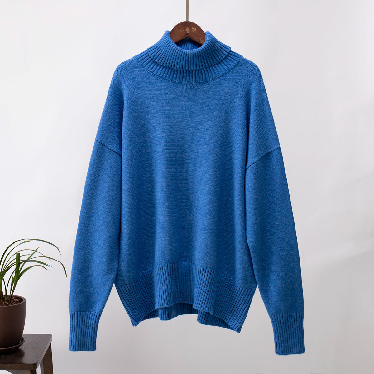 Luxuriöser weicher Rollkragenpullover mit Wollanteil – Produktansicht 9