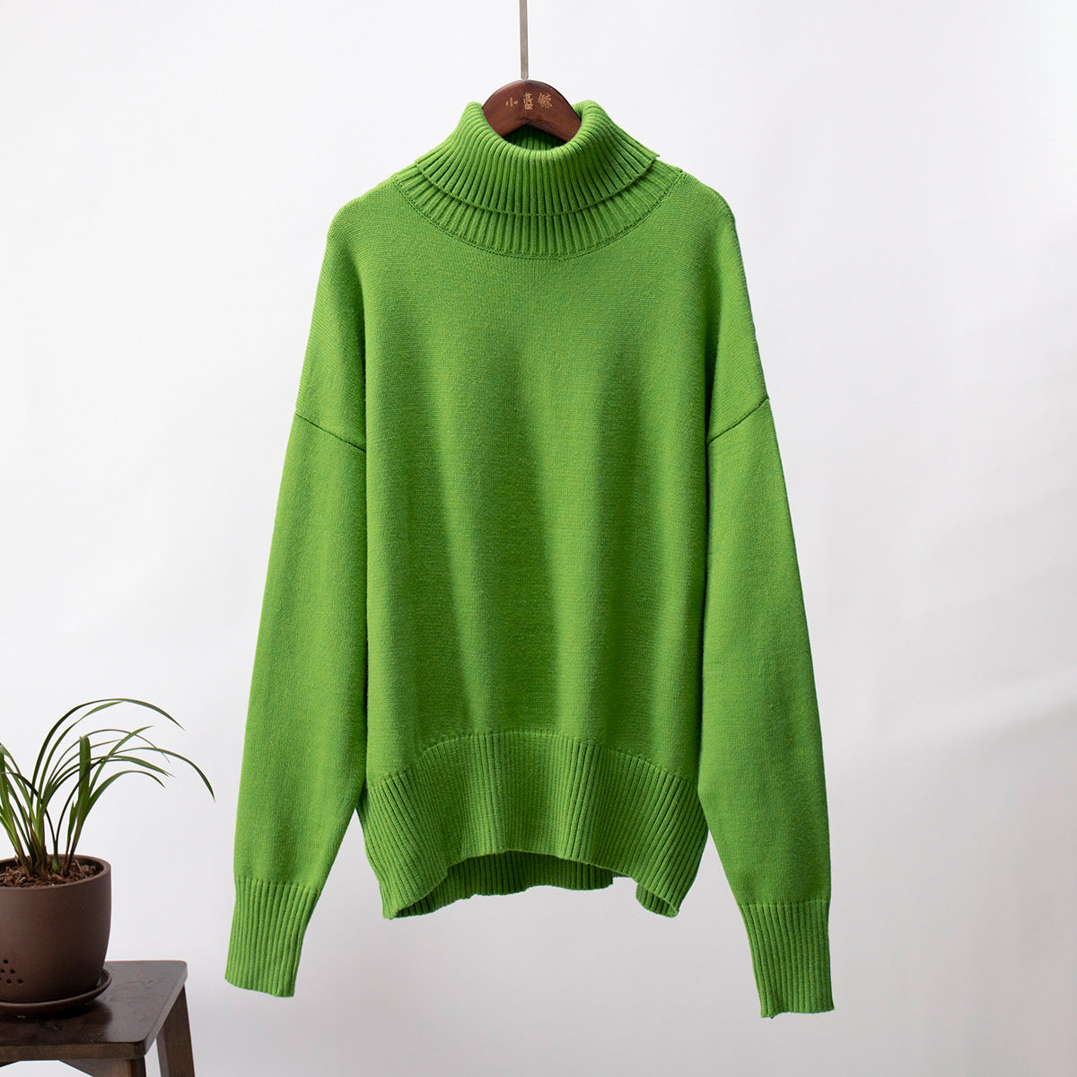 Luxuriöser weicher Rollkragenpullover mit Wollanteil – Produktansicht 7