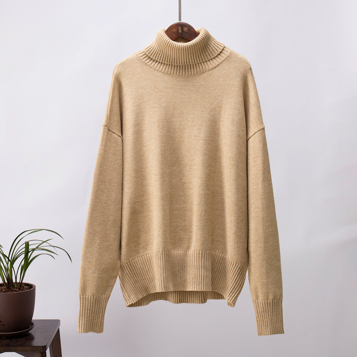 Luxuriöser weicher Rollkragenpullover mit Wollanteil – Produktansicht 6