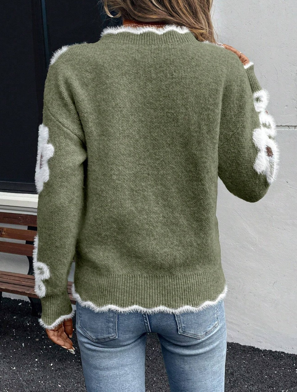 Weicher Pullover mit floralem Strickmuster – Produktansicht 8